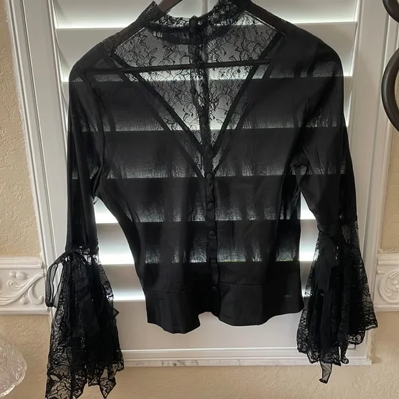 alice+olivia black long sleeve Renaissance lace sleeve blouse - Picture 2 of 7